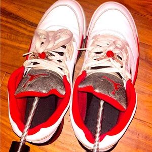 Jordan 5 fire red low 2016
